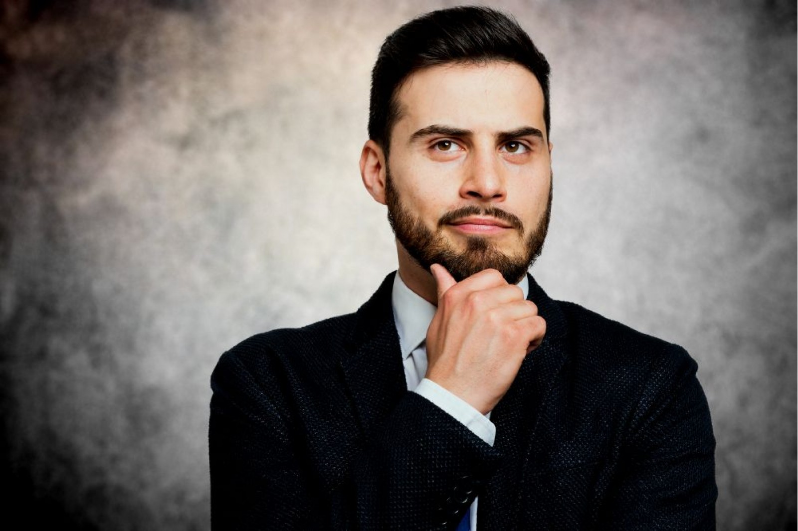 Should I buy a key-ready apartment or enter the project at the construction stage?